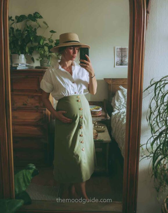 green aesthetic mirror selfie woman