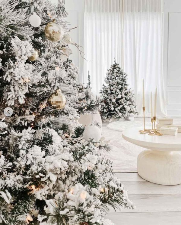 White Christmas Aesthetic Ideas to set a Magical Wintery Holiday Mood ...