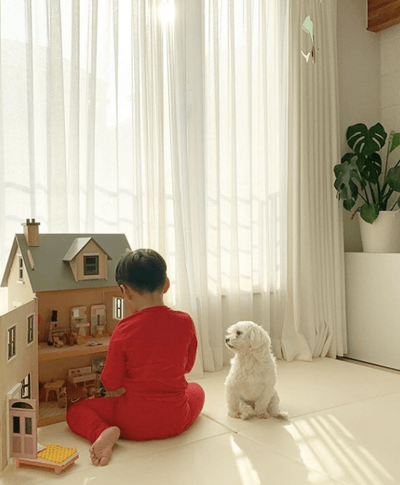 The Most Gentle Non-Toxic Wood Dollhouses From Vintage Mansions To Modern Duplex