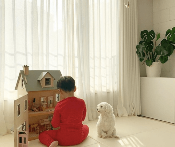 The Most Gentle Non-Toxic Wood Dollhouses From Vintage Mansions To Modern Duplex