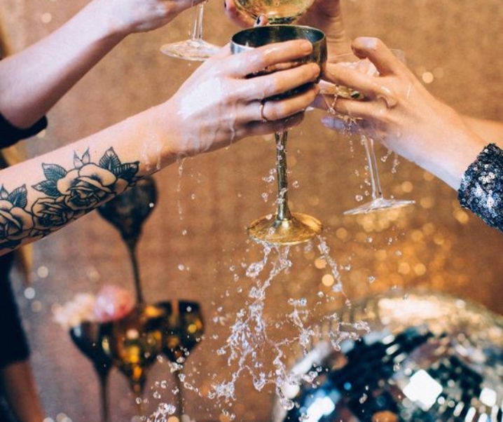 The Best Ideas For A Chic New Year’s Eve Aesthetic At Home