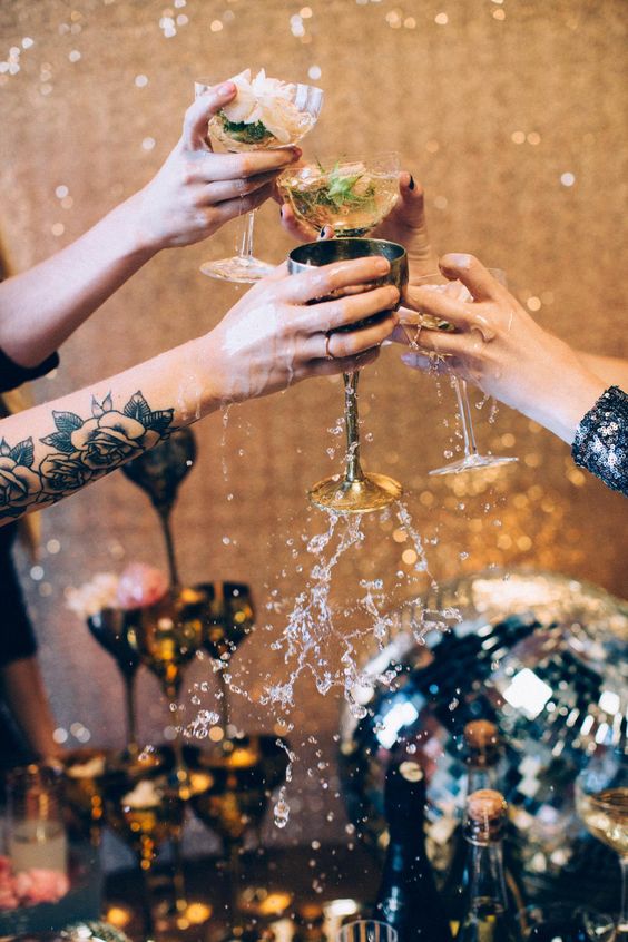 The Best Ideas For A Chic New Year’s Eve Aesthetic At Home