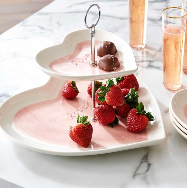Romantic Heart Decor Ideas, Cookware & Dinnerware sets to set the mood for Valentines Day