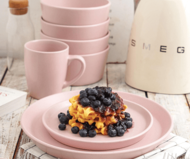 The Best Pink Dinnerware To Girly Up Your Table