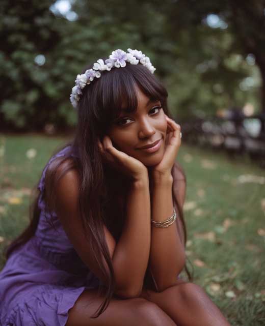 simple cottagecore hairstyle ith bangs