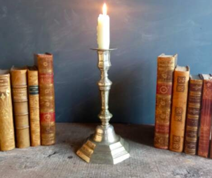 Vintage Style Candle Holders To Add An Antique Vibe To Your Home￼