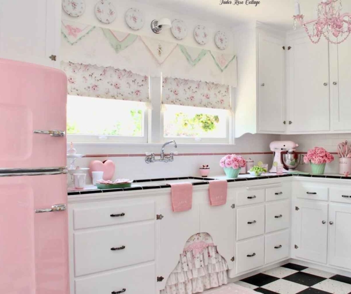 Shabby Chic Kitchen Decor Ideas to feel like cooking in a dollhouse
