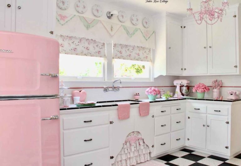 Shabby Chic Kitchen Decor Ideas to feel like cooking in a dollhouse