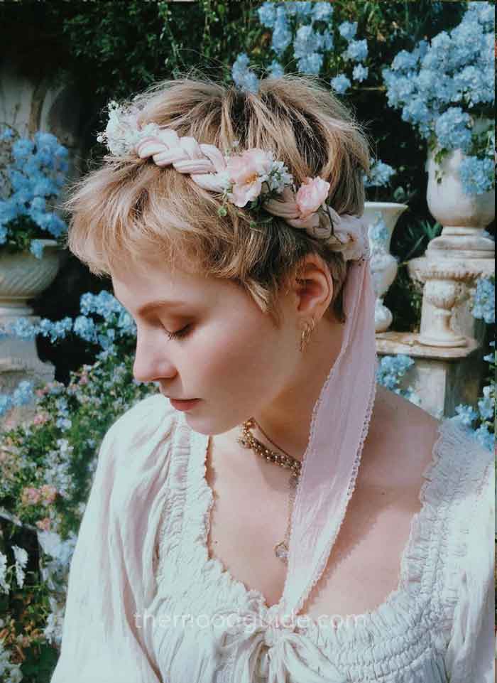 aesthetic cottagecore hairstyle on short pixie hair