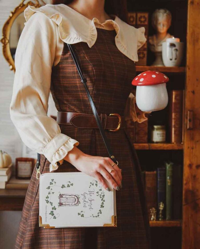 Dark Academia Dresses: How to Style