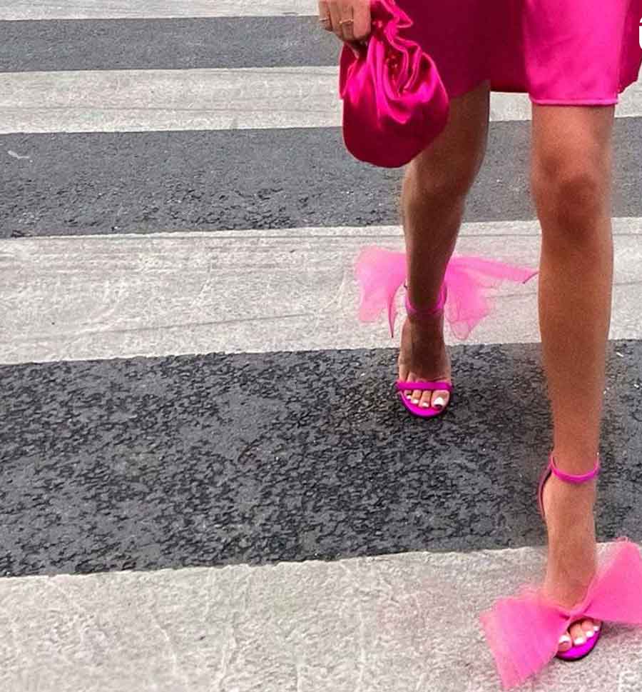 Neon pink 2024 shoes outfit