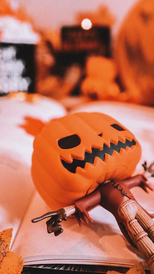 Aesthetic Halloween Wallpaper Ideas for iPhone - The Mood Guide