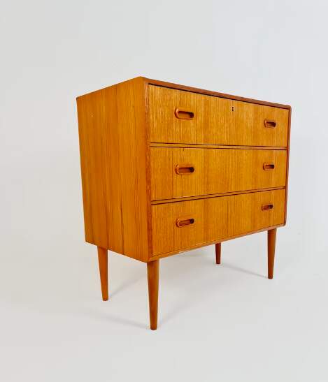 Vintage From the 1960s Mid-Century Chest of Drawers