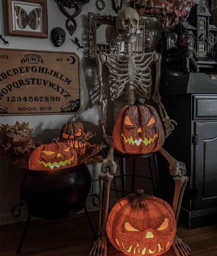 creepy halloween decorations indoors