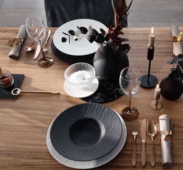 Luxurious Dinnerware & Glassware For classy Thanksgiving
