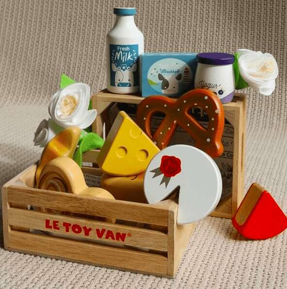 non-toxic-wood-play-food-dairy-groceries-le-toy-van_@littleamberrabbit_the-mood-guide