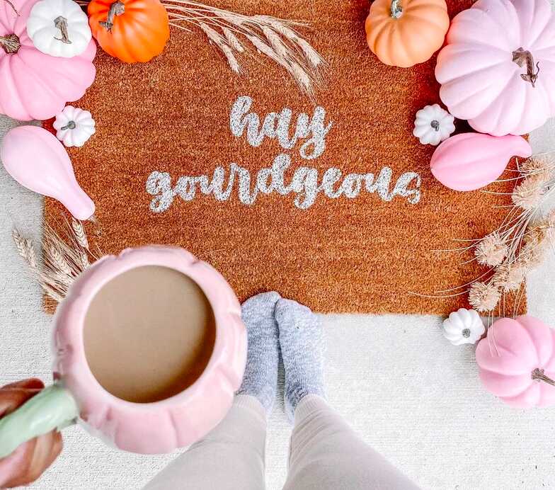 Pink Fall Decorations To Create The Coziest Girly Aesthetic In Your Home