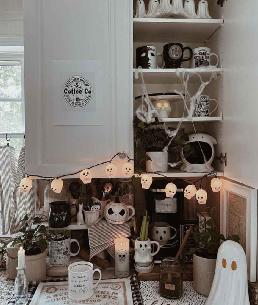 black and white modern halloween decorations