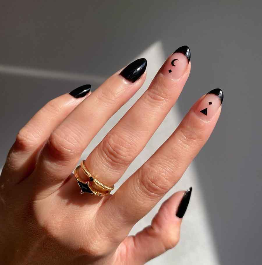 witchy halloween nails