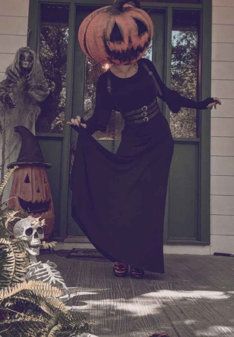 Creative & Aesthetic Women's Costumes for Halloween to Feel — free download