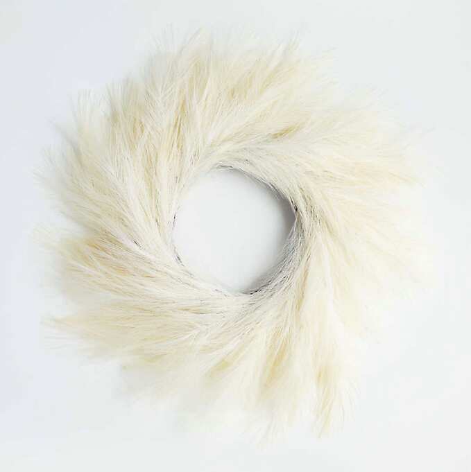 Faux Ivory Pampas Grass Wreath 28"