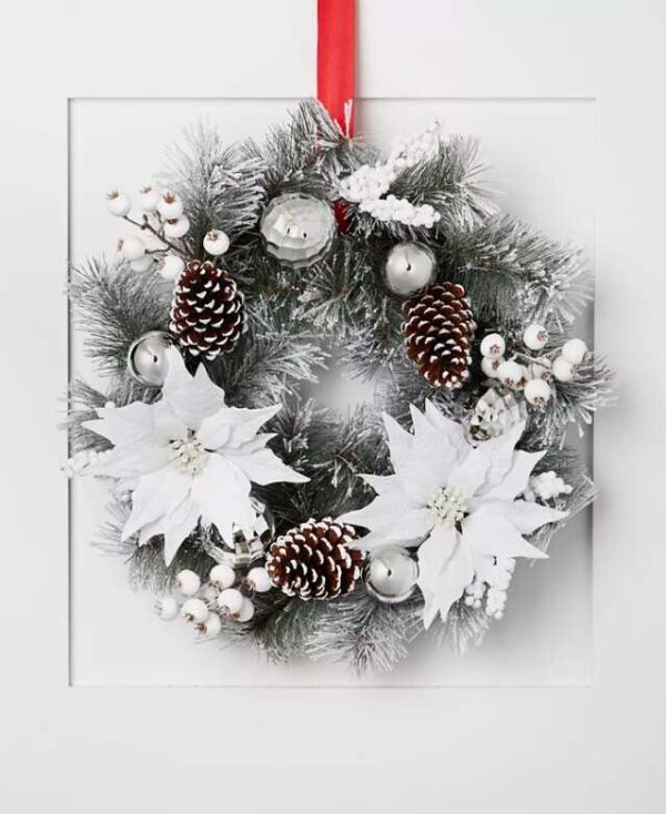 The Most Beautiful White Christmas Wreaths For Winter Wonderland ...