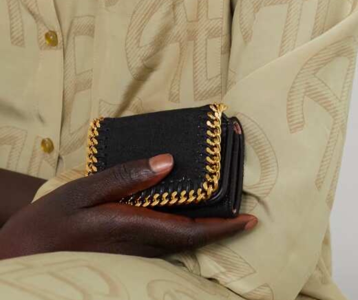 Designer Wallets (The Best Gift For Men & Women Who Love Luxury Goods)