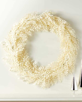 The Most Beautiful White Christmas Wreaths For Winter Wonderland Aesthetic