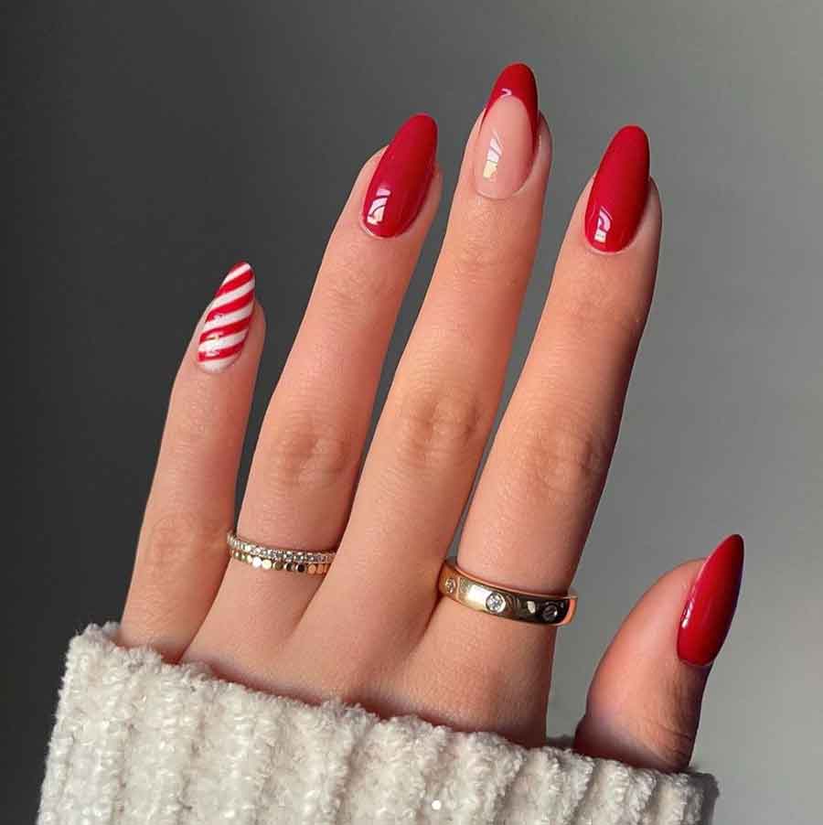 aesthetic christmas nails  candy cane