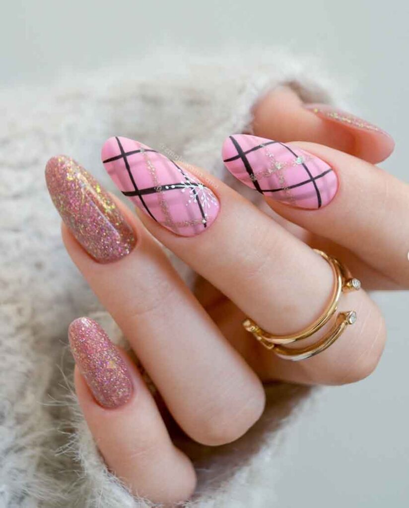 10 Winter Sweater Nail Designs That Give All The Cozy Cabincore Vibes