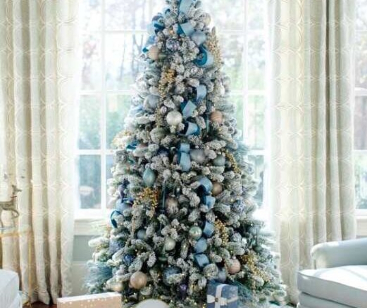 Blue Christmas Aesthetic: The Most Beautiful Decorations, Ornaments & Trees