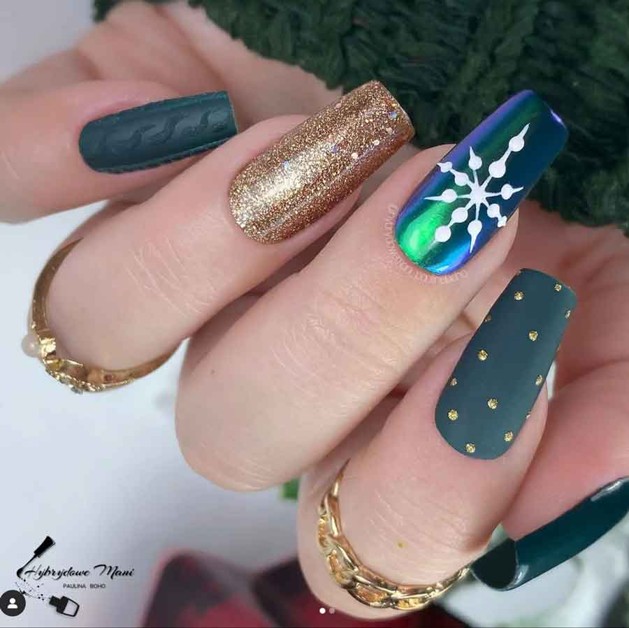 green gold nails