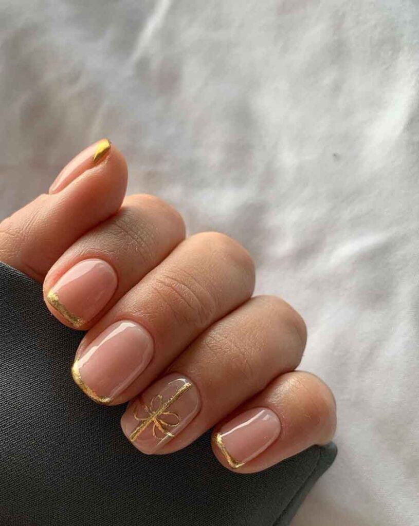 simple gold christmas nails short square