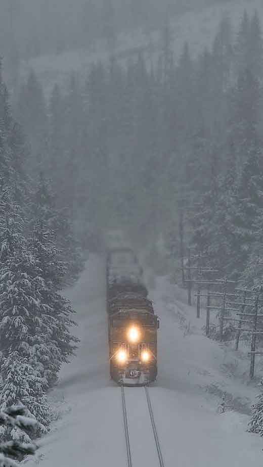 winter train wallpaper
