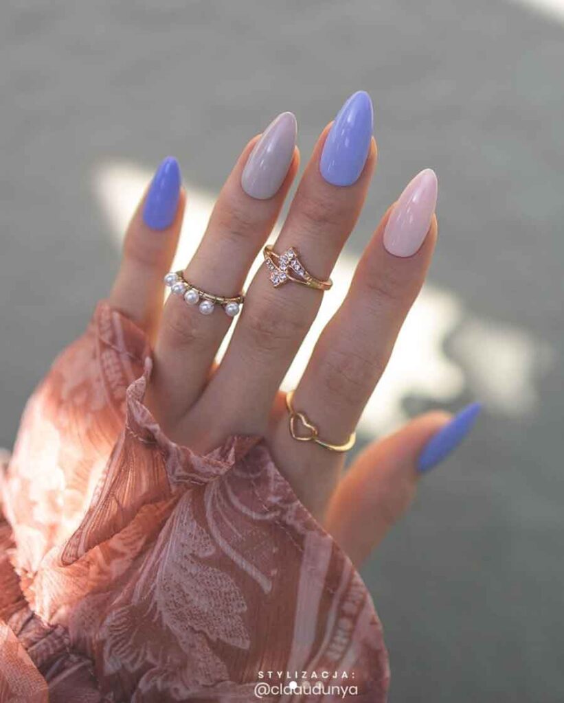 almond light purple nail gradient