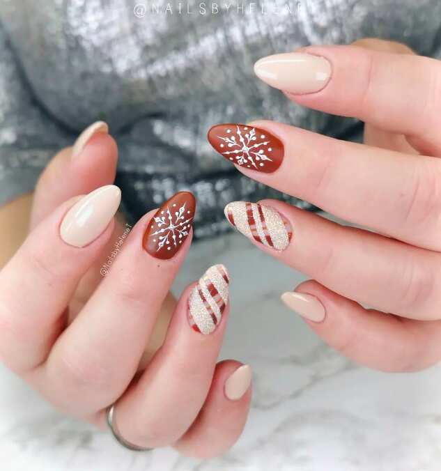 round brown christmas nails