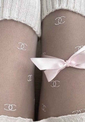 Coquette Aesthetic Guide (Outfits, Decor &  Romantic Parisian Lifestyle)