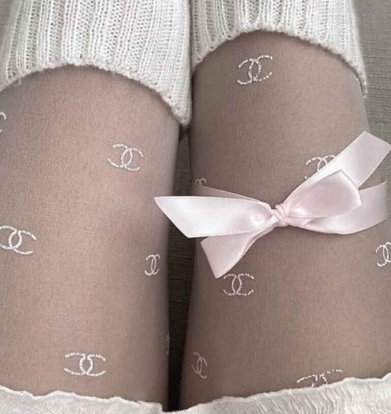 Coquette Aesthetic Guide (Outfits, Decor &  Romantic Parisian Lifestyle)