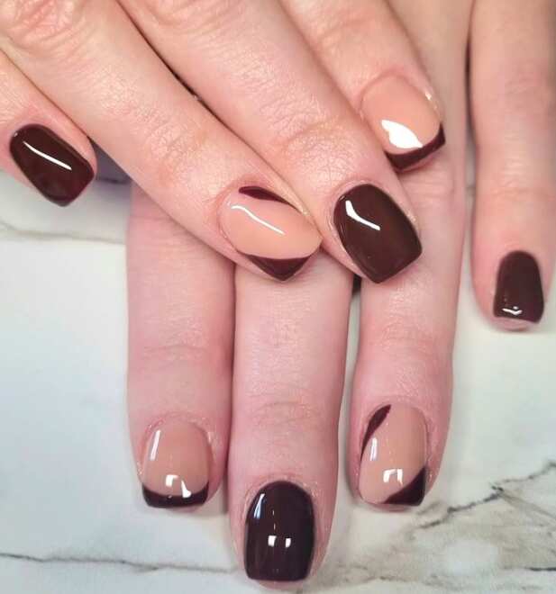 dark brown short square nails