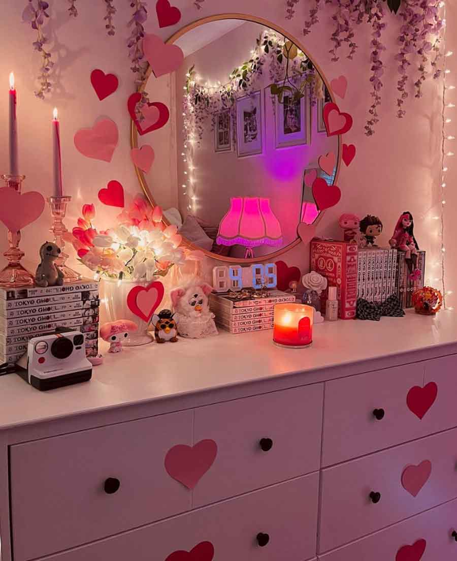 Heart Aesthetic Guide: Meaning, Decor & Gifts for Romantic Souls - The ...