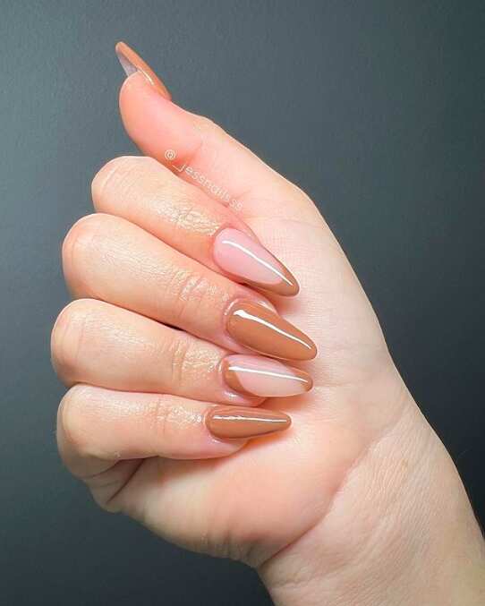 Light design long brown nails