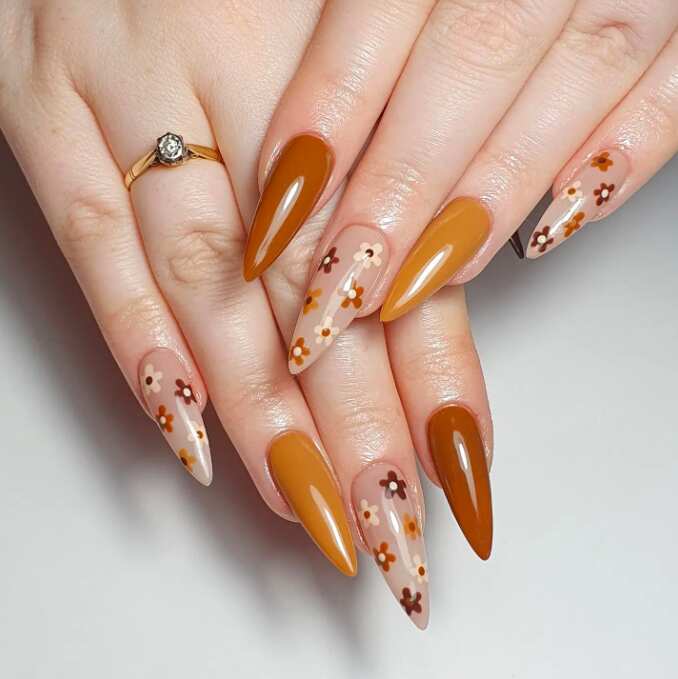 light brown Mid Century Flowers long nails
