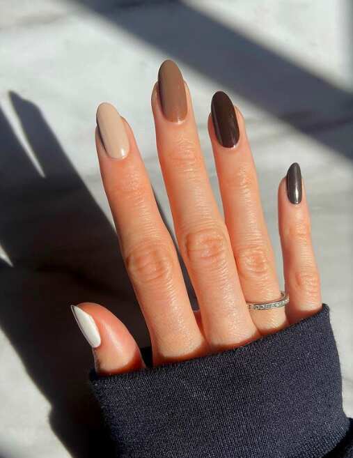 Minimalist long almond brown ombre nails