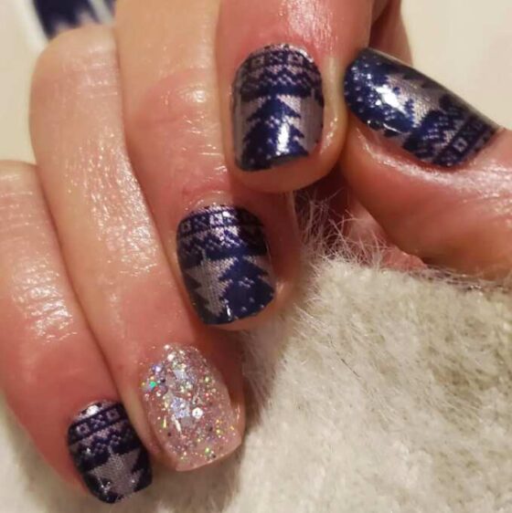 37 Navy Blue Nails To Try Even After January Blues Are Gone - The Mood Guide