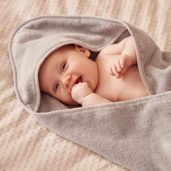 BLOOM REVERSIBLE BABY HOODED TOWEL - NATURAL main image 1