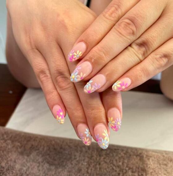 45+ Flower Nails Designs (To Go Buy Yourself Flowers) The Mood Guide