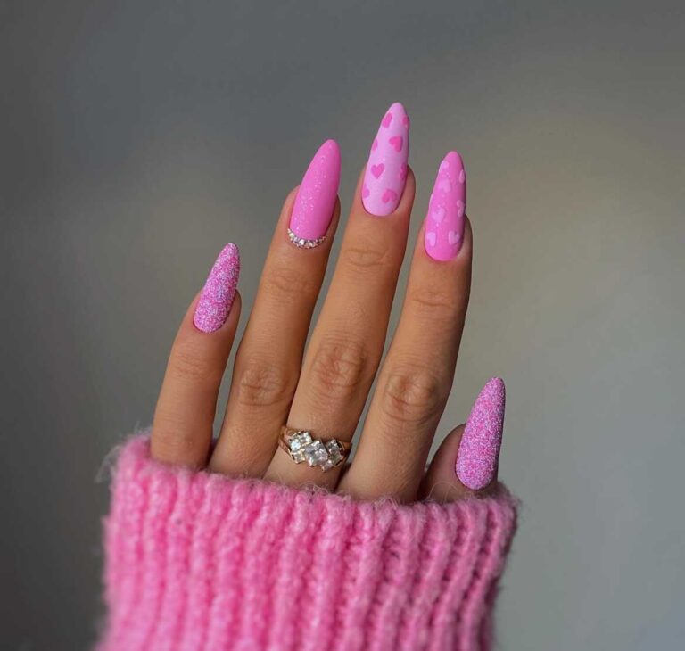 105 Stunning Valentines Nails With Heart Design (+ The Best Tutorials)