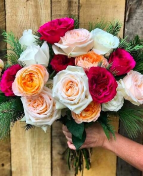 How To Pick The Perfect Flower & Roses Bouquets For Each Aesthetic
