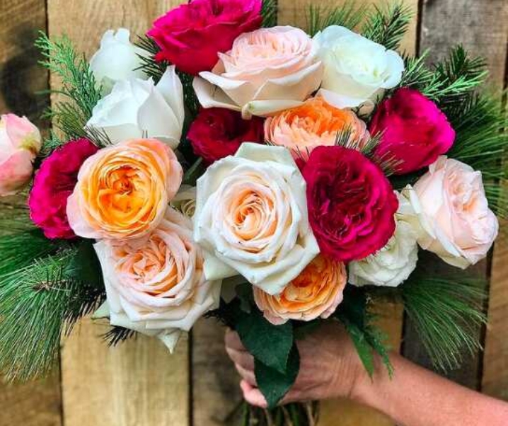 How To Pick The Perfect Flower & Roses Bouquets For Each Aesthetic