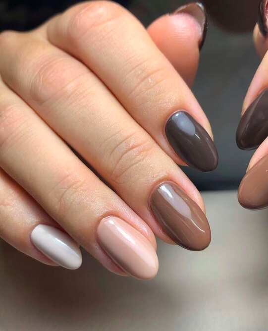 From off white to dark brown ombre almond nails